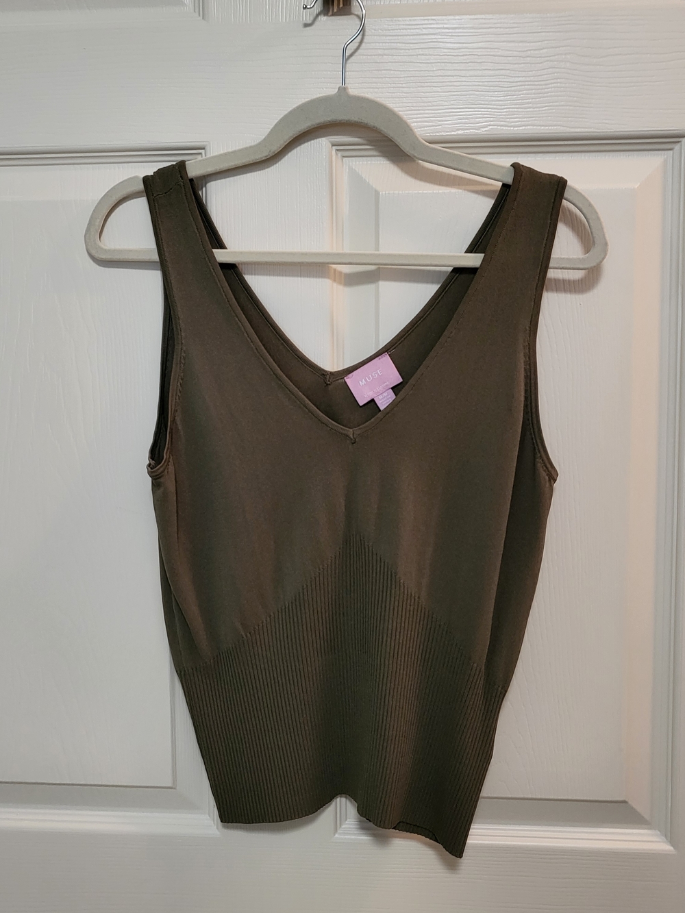 NEW Muse Republic Woman's Olive Green V-Neck Ribbed Tank M